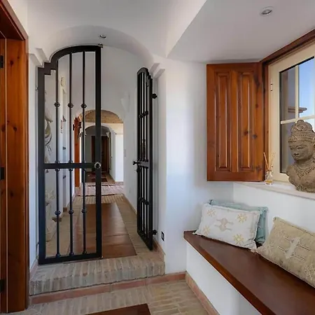 Luxury With Gym, Jacuzzi And Swimming Pool Lagos
