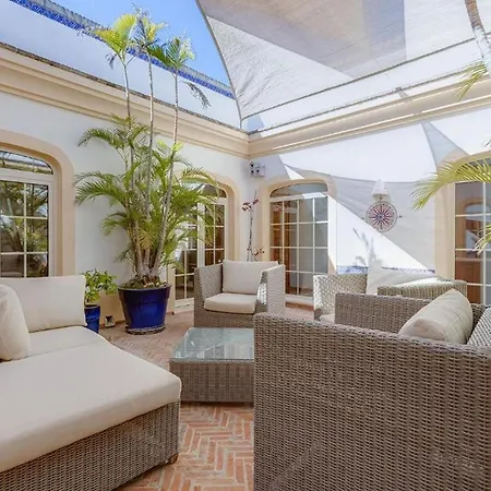 Luxury With Gym, Jacuzzi And Swimming Pool *