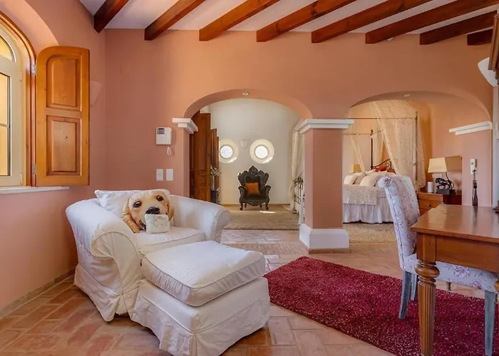 ヴィラ Luxury With Gym, Jacuzzi And Swimming Pool ラゴス