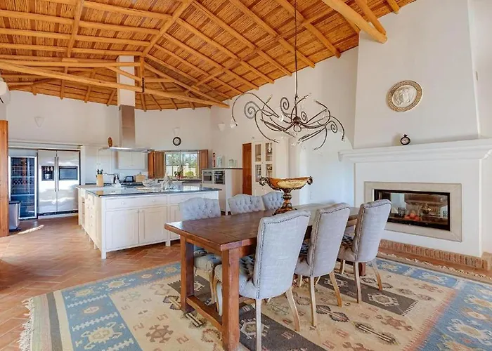 Luxury With Gym, Jacuzzi And Swimming Pool ヴィラ ラゴス