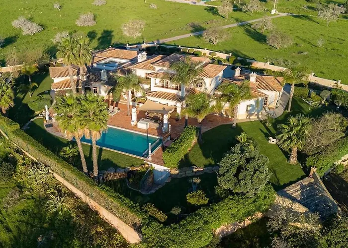 Luxury With Gym, Jacuzzi And Swimming Pool