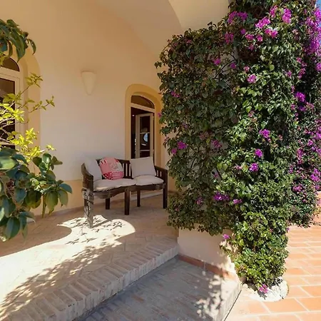 Villa Luxury With Gym, Jacuzzi And Swimming Pool *