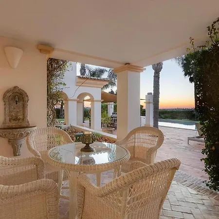 Luxury With Gym, Jacuzzi And Swimming Pool Villa